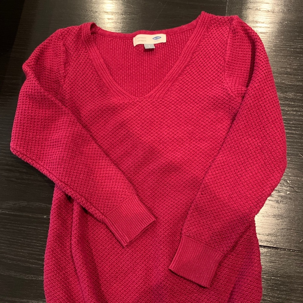 Old navy maternity magenta color sweater